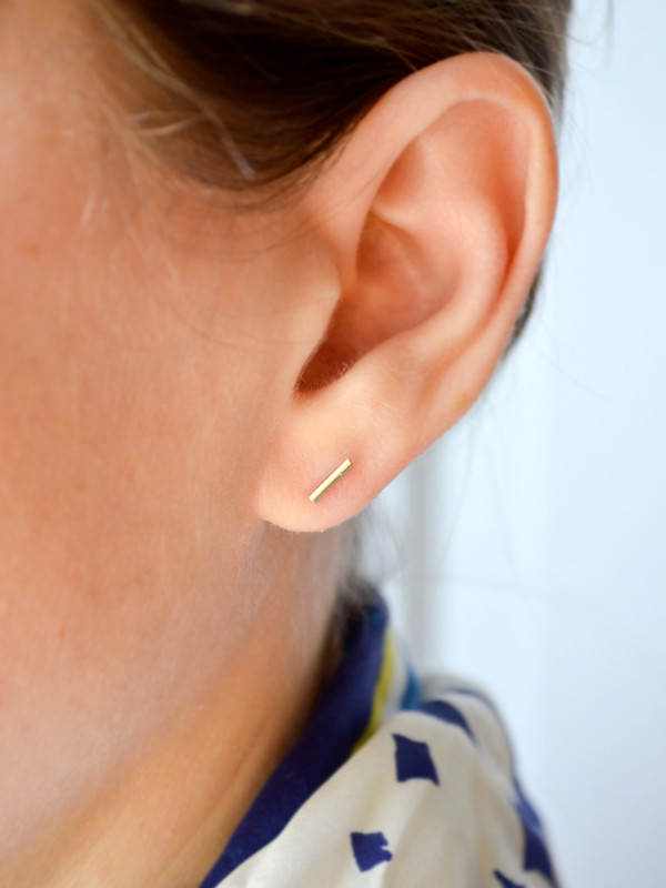 rose gold bar stud earrings