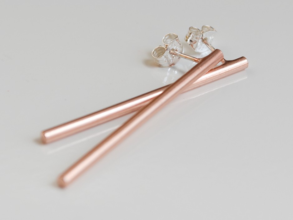 rose gold bar stud earrings