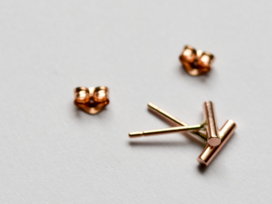 14k-rose-gold-small-bar-2