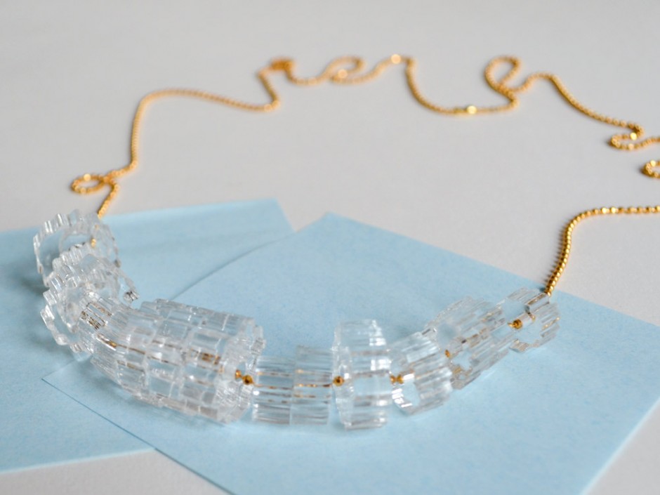 Clear Acrylic Cog Bead Necklace 3