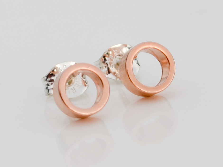 rose-gold-tiny-circle-earrings-5