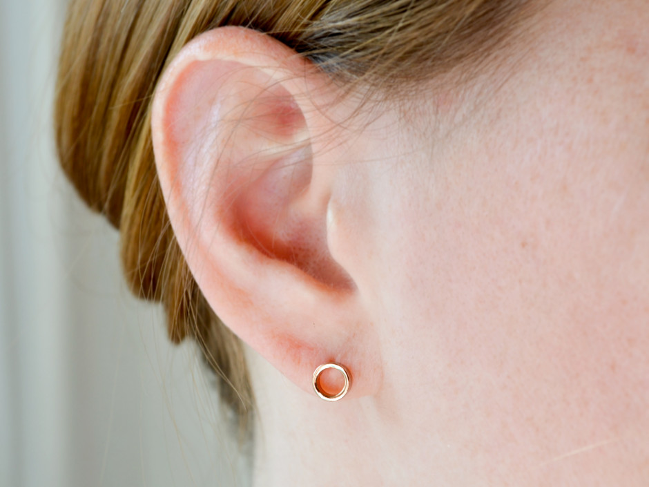rose-gold-tiny-circle-earrings-7