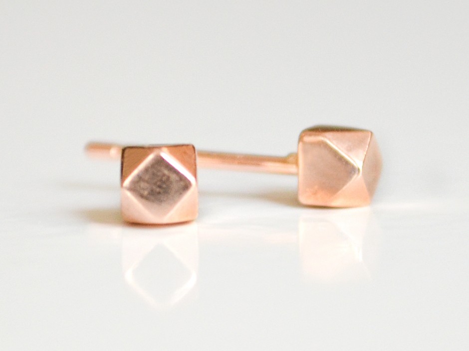 rose-gold-tiny-faceted