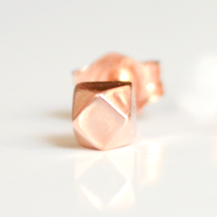 rose-gold-tiny-faceted-single-3